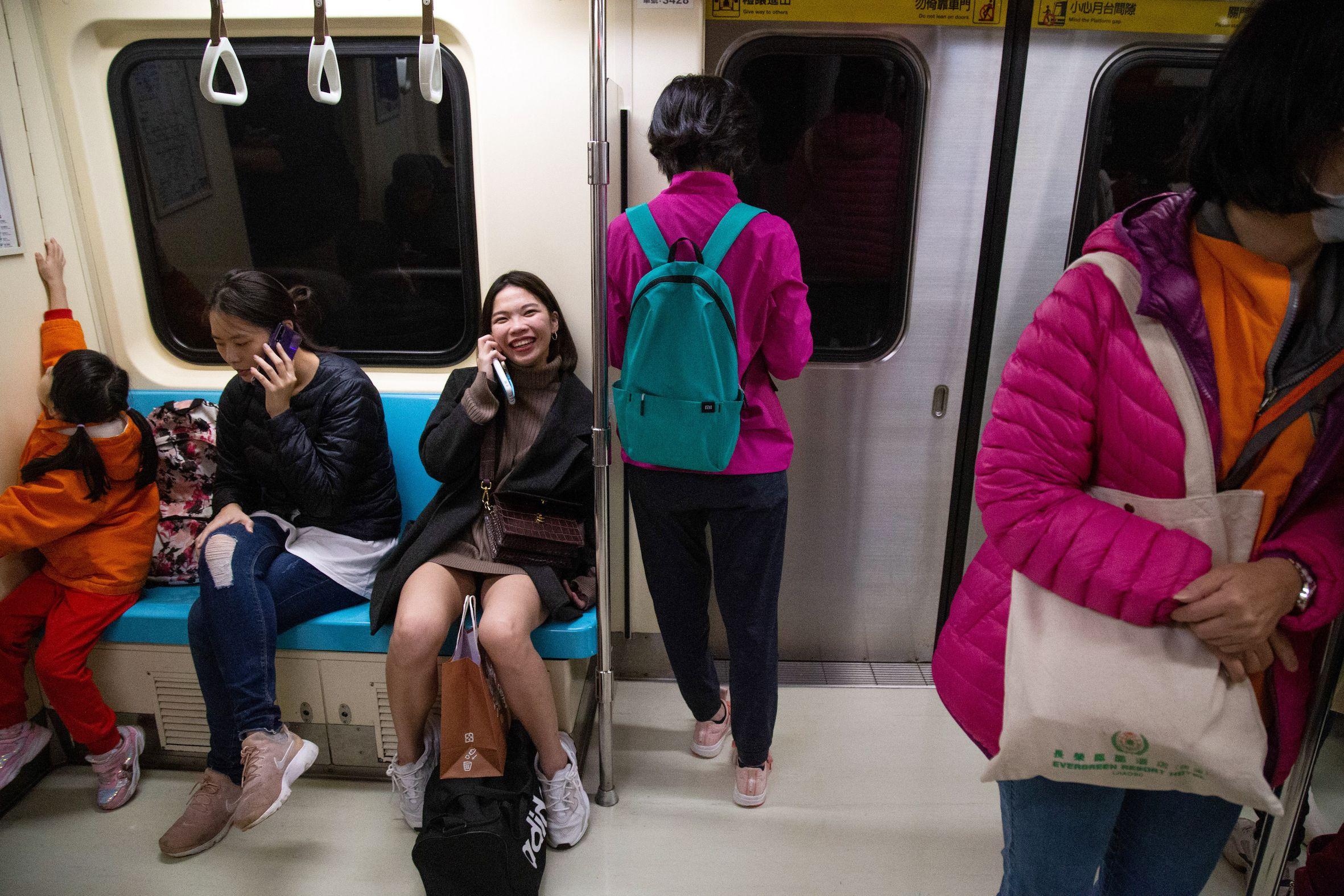 台北捷運上的乘客