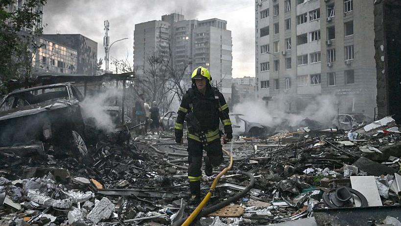 Nine killed in Russian strikes on Kyiv on eve of Nato summit in Turkey