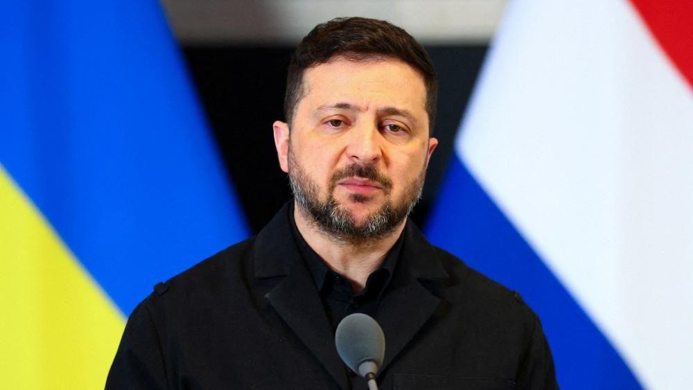 Zelensky criticises vile Chornobyl drone strike ahead of London talks