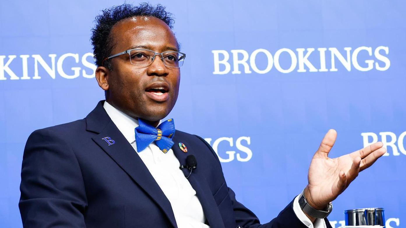 Retrato del profesor Landry Signé.