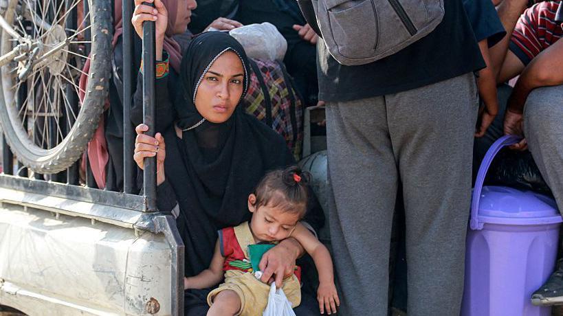 Palestinos desplazados en Gaza