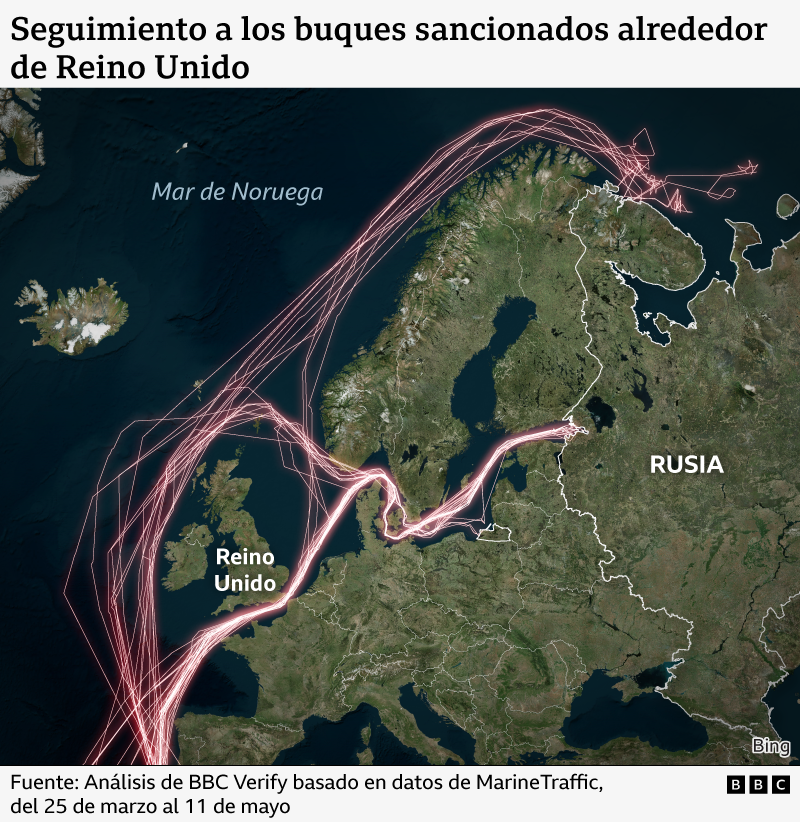 Mapa que muestra la ruta seguida por los cientos de barcos rusos sancionados que han surcado las aguas británicas.