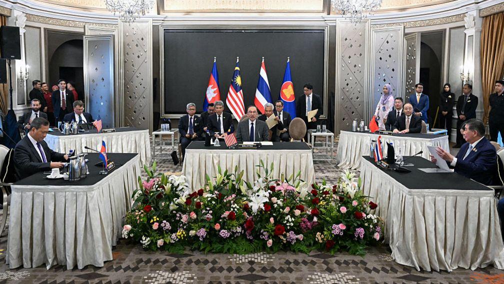  Cambodia and Thailand agree to immediate and unconditional ceasefire