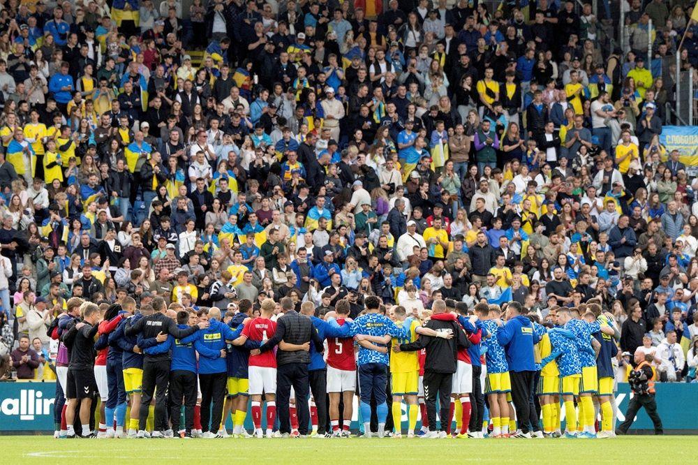Danski fudbaler Kristijan Eriksen ponovo kolabirao na terenu: 'Dobro je' 5 kristijan eriksen se srušio na teren