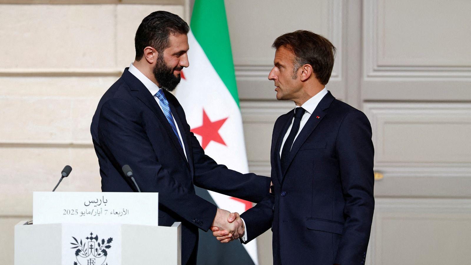 Na semana passada, Al-Sharaa encontrou-se com o presidente da França, Emmanuel Macron, e pediu pelo fim das sanções