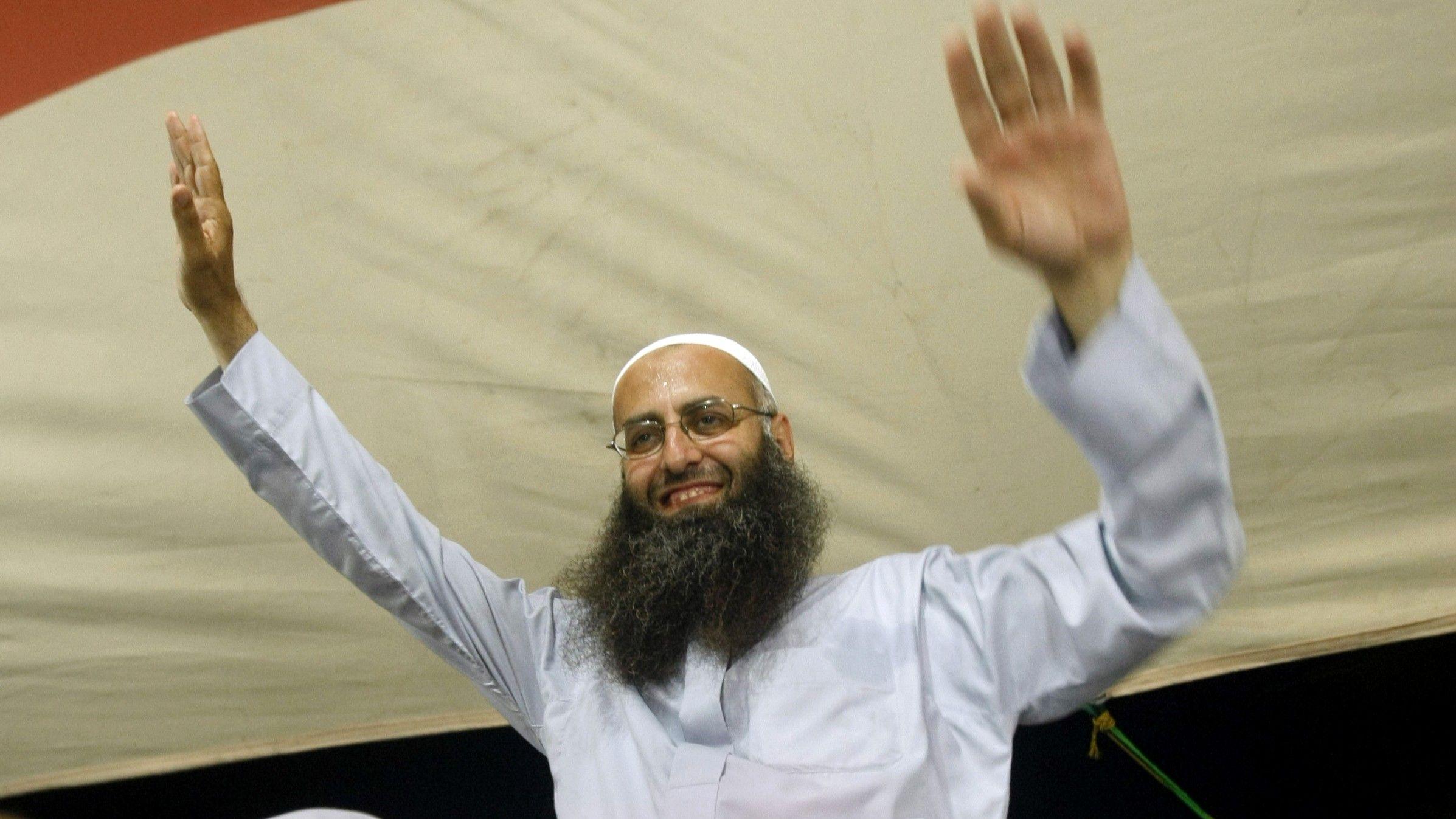  من هو الشيخ أحمد الأسير؟ وهل يشمله العفو العام في لبنان؟