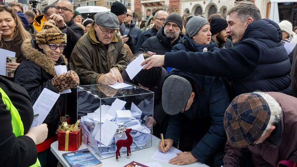 studenti, akcija studenata, studentsko prikupljanje potpisa