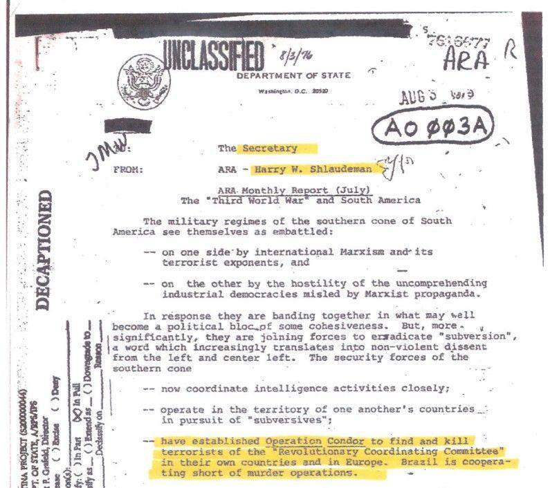 Papel escrito UNCLASSIFIED contendo v&aacute;rias informa&ccedil;&otilde;es em ingl&ecirc;s