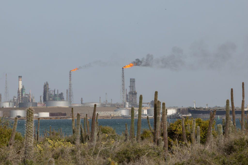 Vista de una refinería venezolana