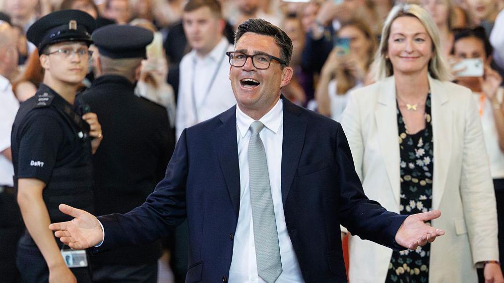 Analysis: Everything points to Burnham becoming PM within weeks
