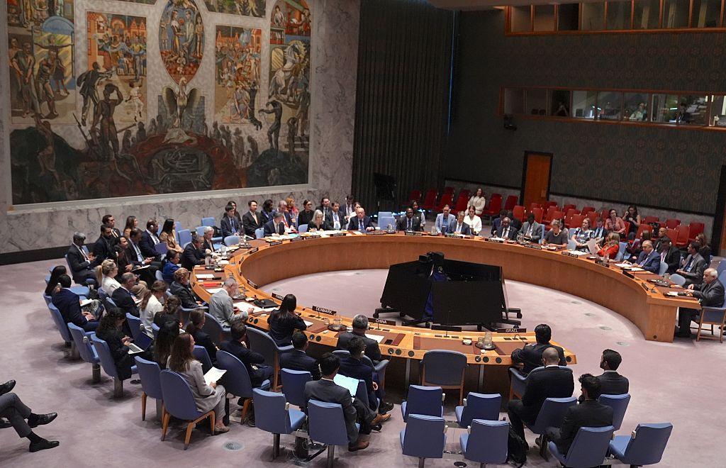 اعتمد مجلس الأمن الدولي قرارا يدعم مبادرة الحكم الذاتي التي تقدم بها المغرب عام 2007.