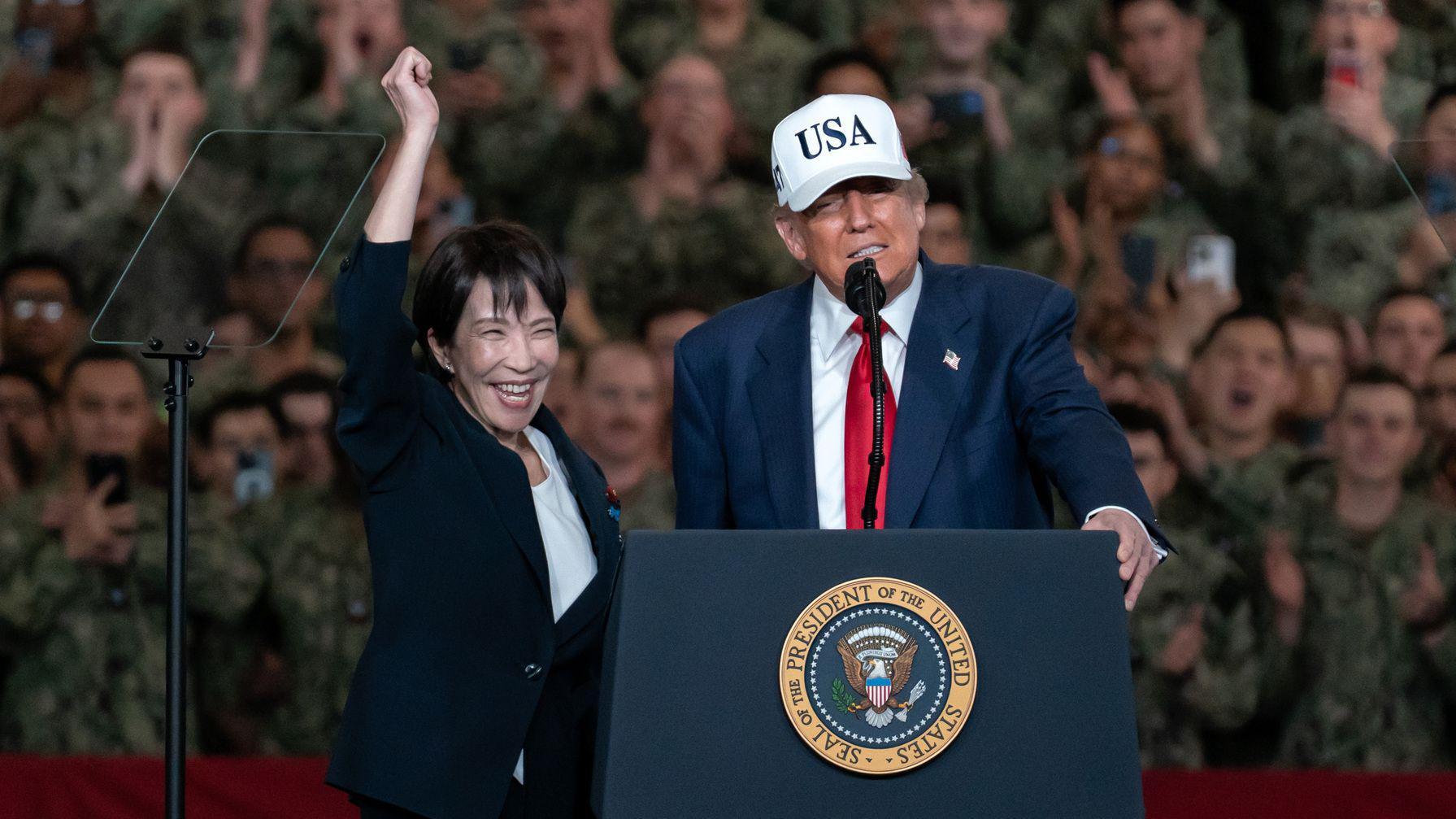 La primera ministra japonesa, Sanae Takaichi, junto al presidente estadounidense, Donald Trump, el 28 de octubre de 2025 Japón. 