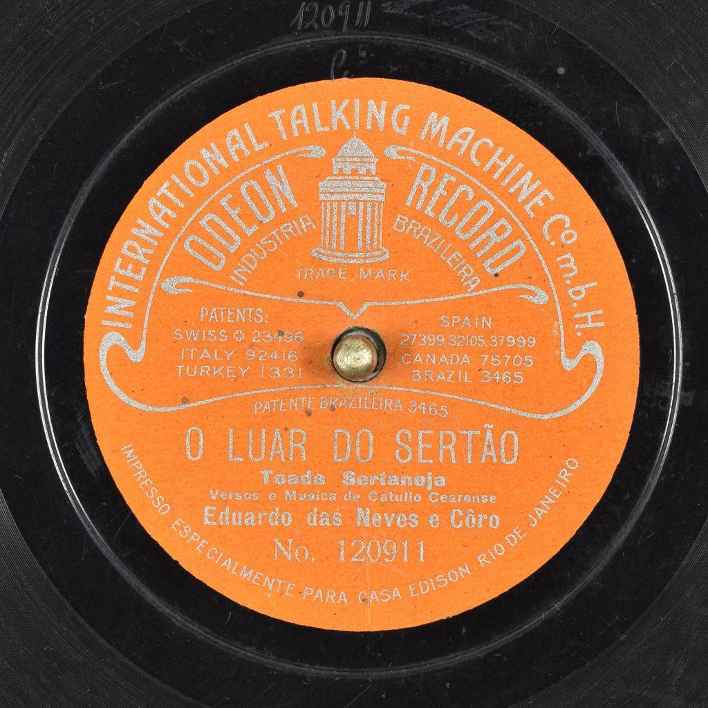 1 - Fonograma de Luar do Sert&atilde;o, de 1914. Imagem: Dom&iacute;nio P&uacute;blico. Wikimedia Commons  