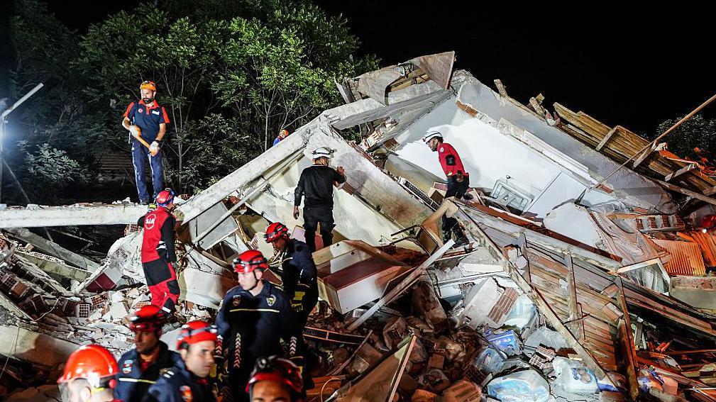 Turkey earthquake flattens buildings in north-east Balikesir province