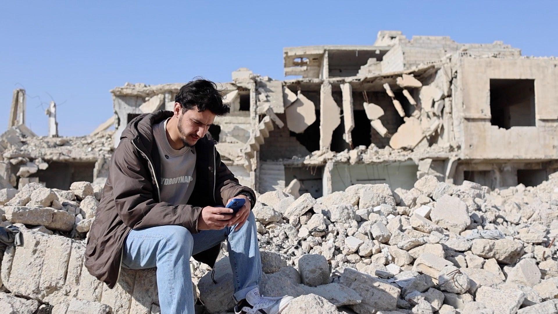 ماذا يعيق عودة اللاجئين والنازحين السوريين؟ 