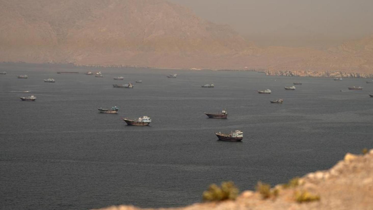 واشنطن تجدد "رفضها المطلق" لفرض أي رسوم على عبور مضيق هرمز، وخلافات حول التفتيش النووي والأصول المجمدة