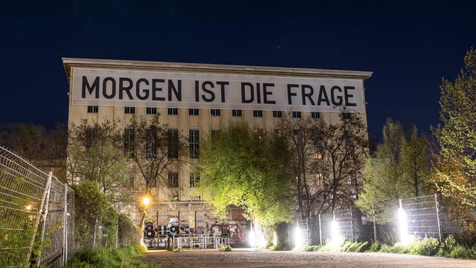 Vista de la discoteca Berghain cerrada durante la tercera ola de la pandemia de coronavirus, el 5 de mayo de 2021 en Berlín, Alemania.