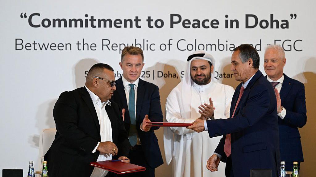 Reunión entre reperesentantes del EGC y el gobierno colombiano en Doha, Qatar. 