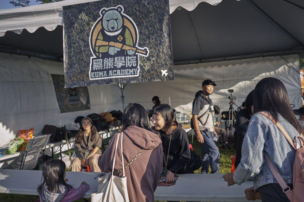 沈伯洋發起的「黑熊學院」在台灣舉行全民防衛教育活動照片。