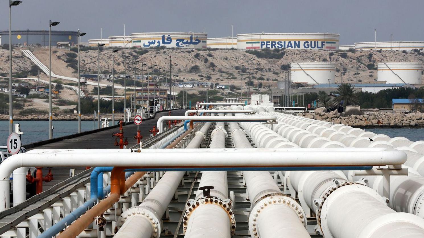 منشآت نفطية