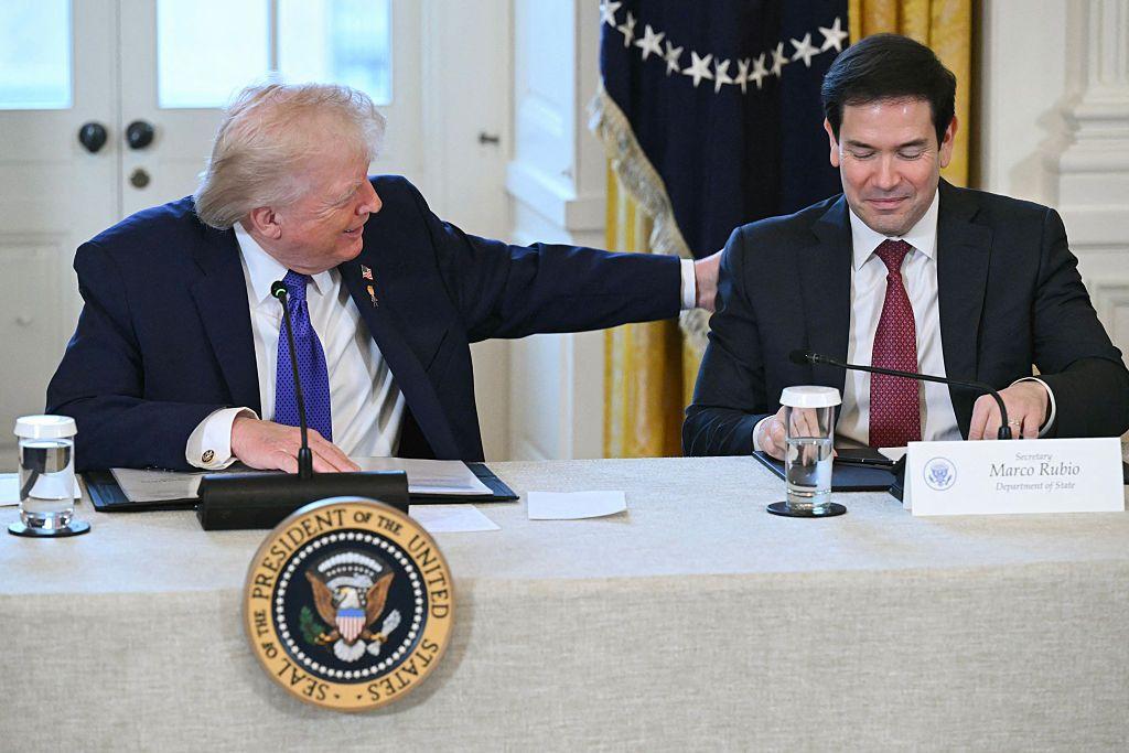 Donald Trump junto a Marco Rubio