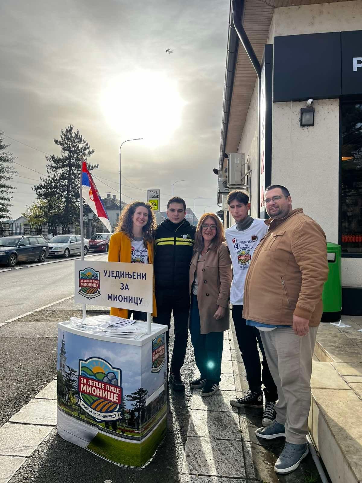 Vladimir Đorđević sa kolegama sa liste Ujedinjeni za Mionicu