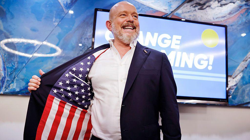 Trump-endorsed Brit Steve Hilton advances in California governors race