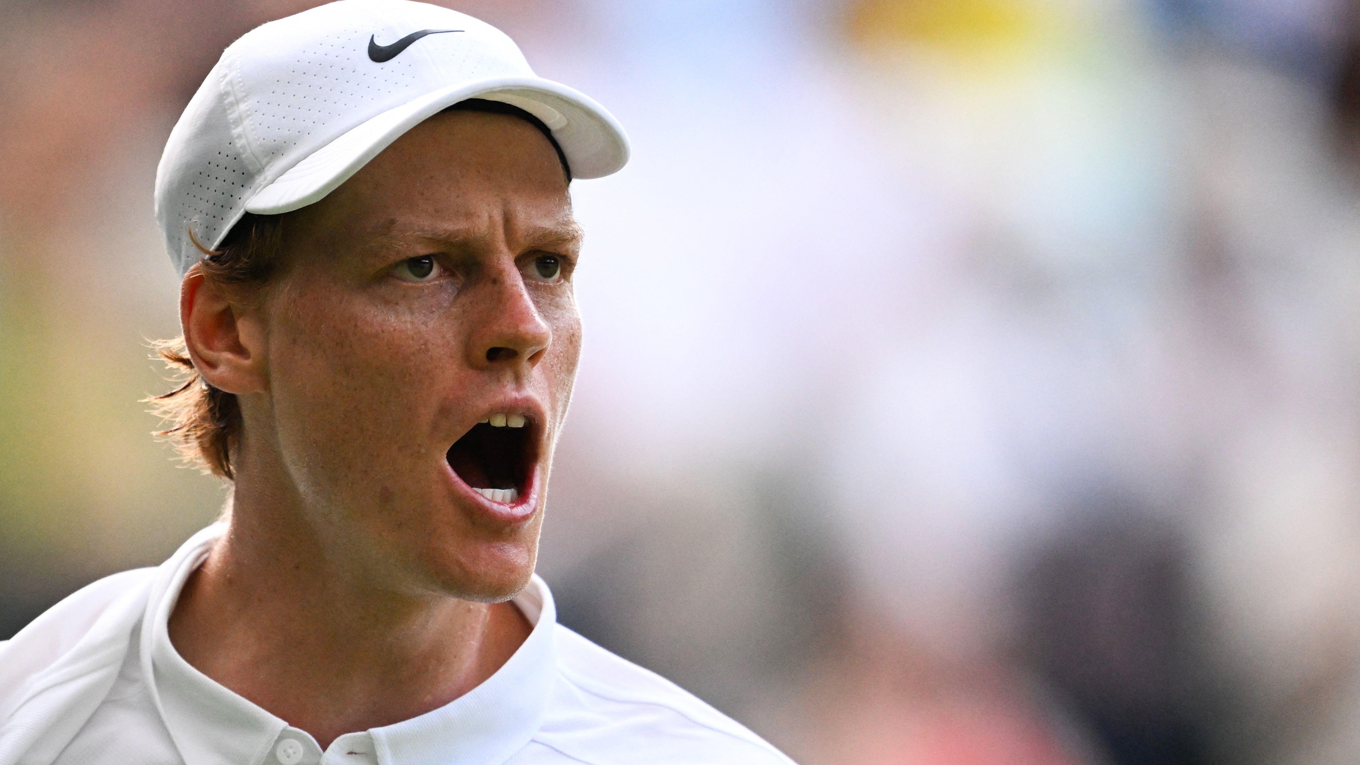Wimbledon final: Sinner one set away from victory over Alcaraz