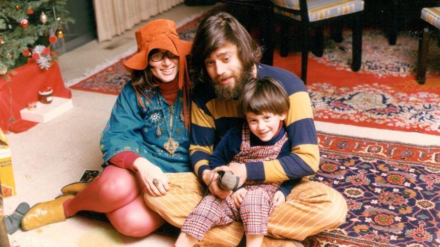 Lenore y Manuel Blum con su hijo pequeño