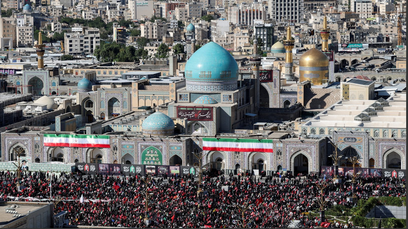 Američki napadi, pozivi na osvetu i ministar iz Srbije: Sahrana iranskog ajatolaha Alija Hamneija 13 hiljade ljudi ispred svetililišta Imam Reza u Mašhadu