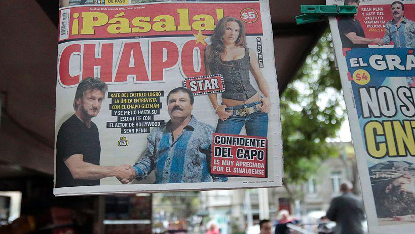 Una portada de un periódico informa de la entrevista de "El Chapo", Sean Penn y Kate del Castillo.