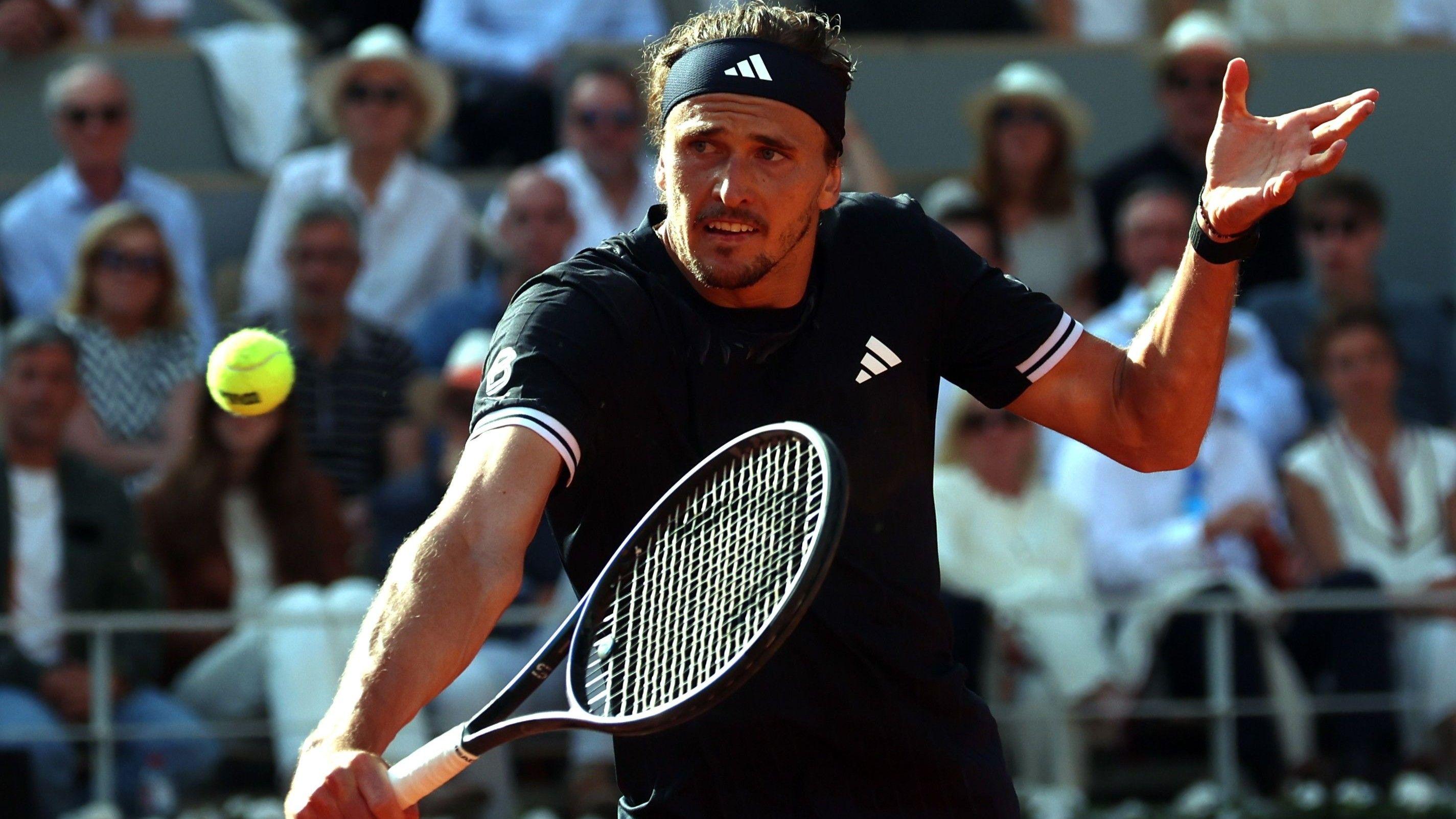 French Open final: Zverev breaks Cobolli in first game of fifth set - listen & follow