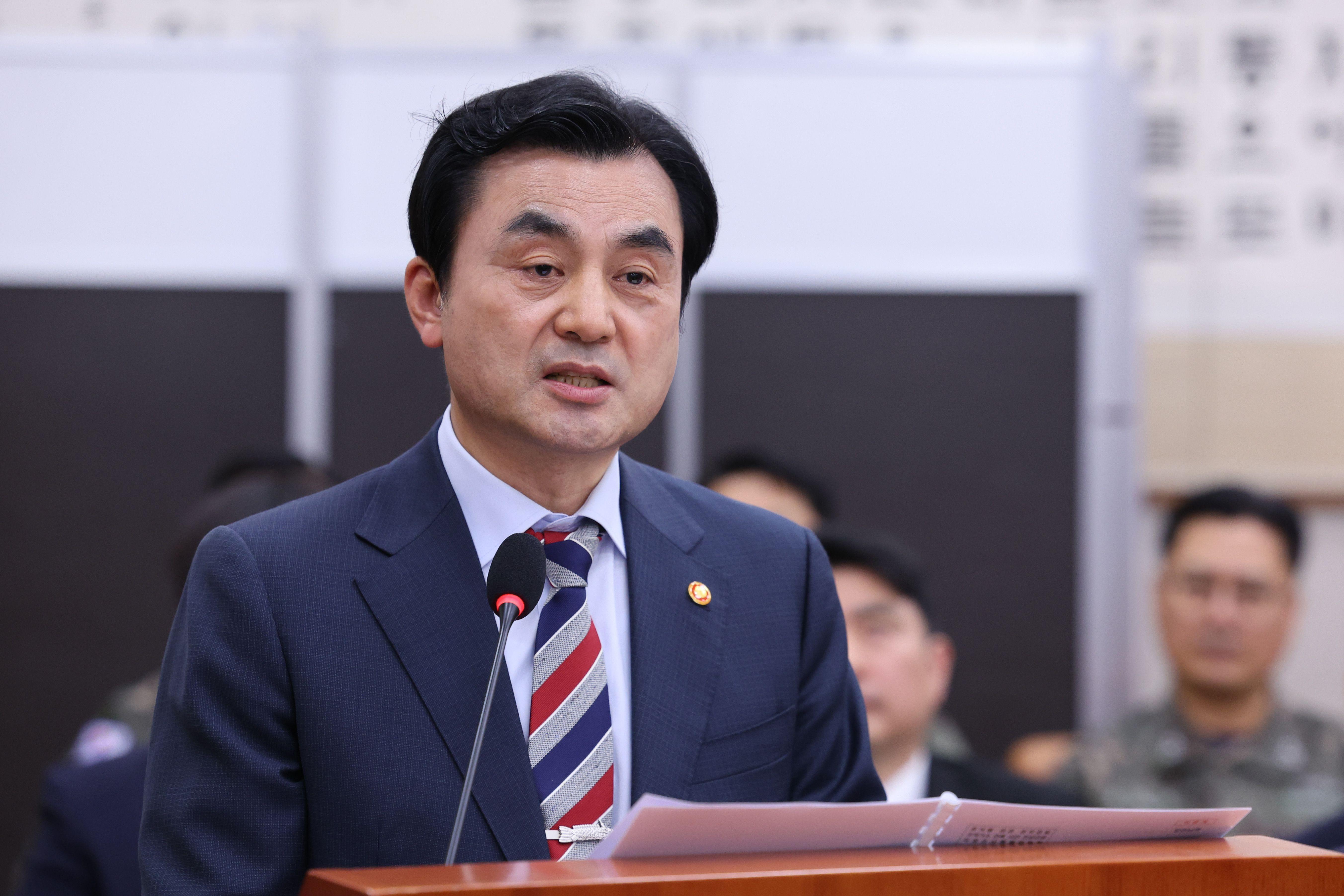 안규백 국방부 장관은 병역자원 감소와 미래전 변화에 대응한 군 구조 개편 필요성을 강조해왔다