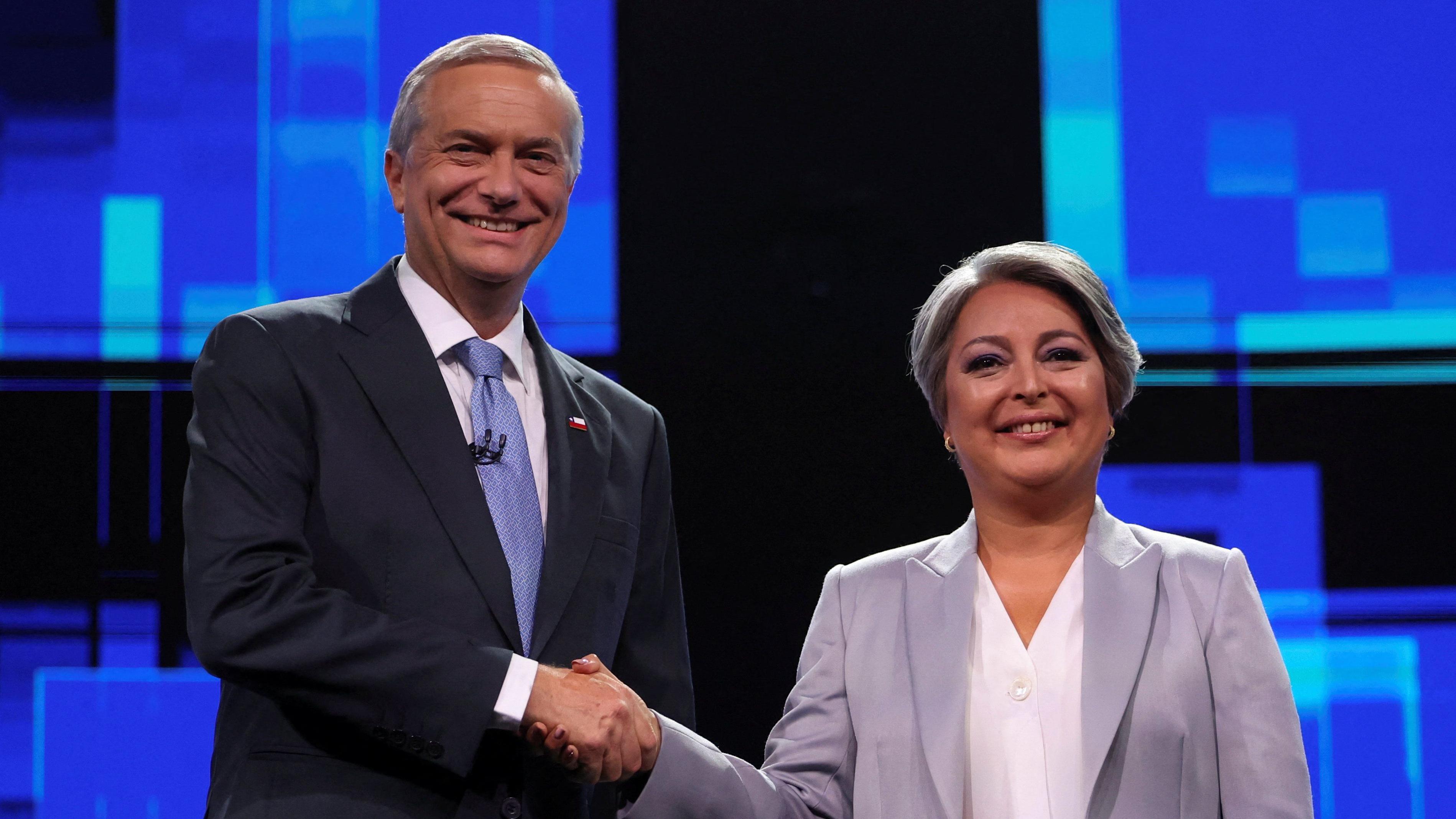 José Antonio Kast y Jeannette Jara en el último debate presidencial previo al balotaje.