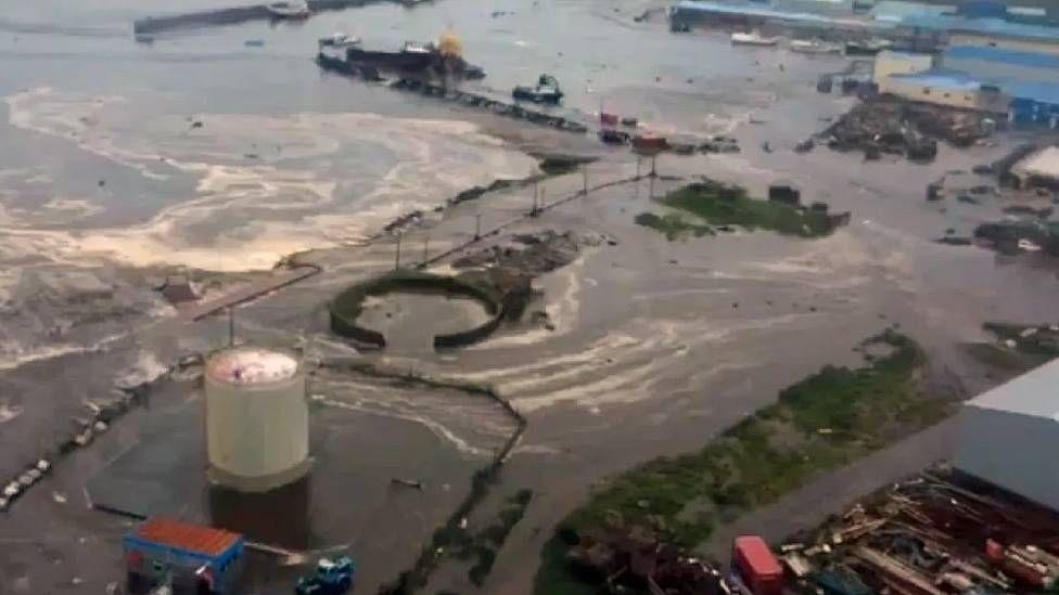 Vista aérea de la devastación e inundación en la ciudad rusa de Severo-Kurilsk