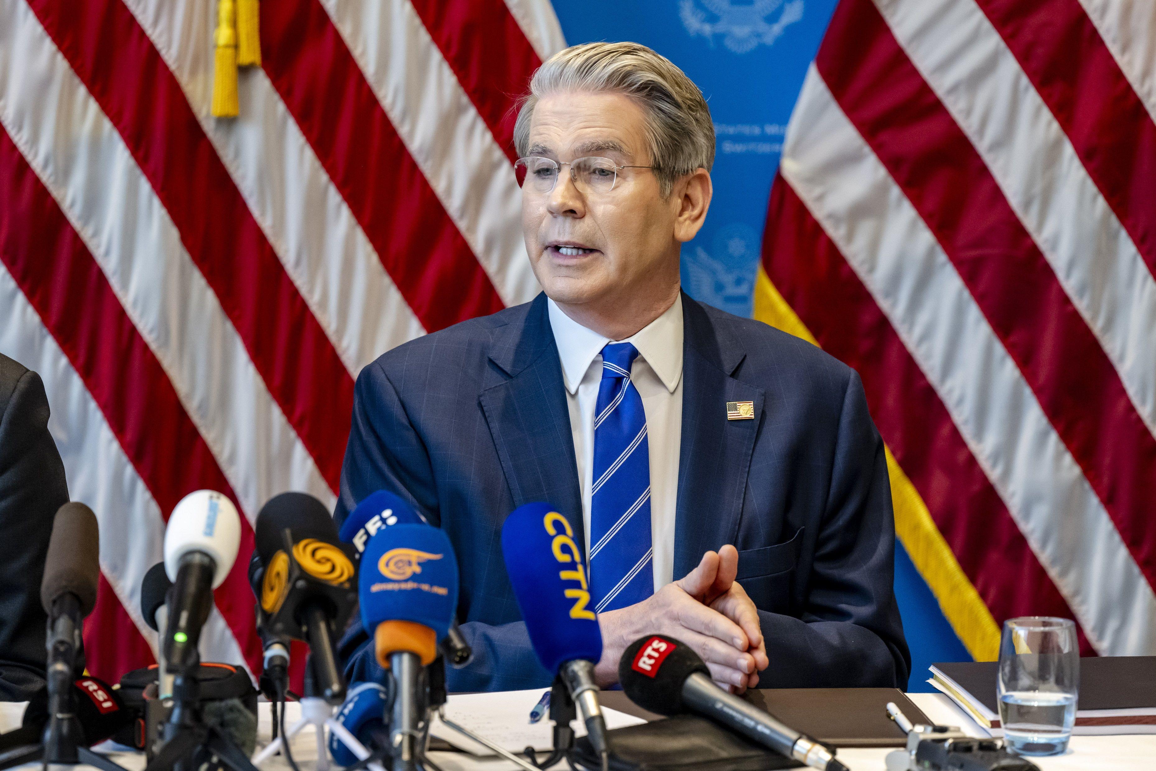 Secretário do Tesouro dos EUA, Scott Bessent, fala durante entrevista coletiva