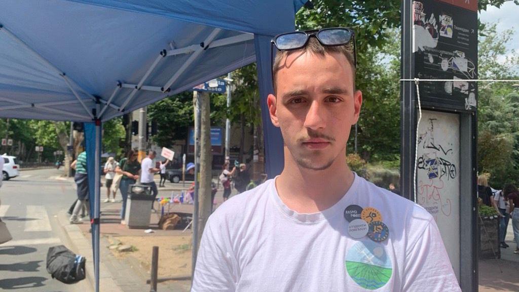 Maturan Milašinović želi da se bavi politikom, ali posle studija