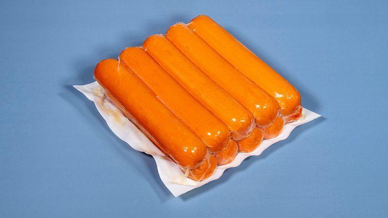 Embalagem fechada de salsichas