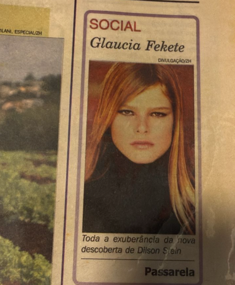 Recorte de jornal mostra a modelo Glaucia Fekete