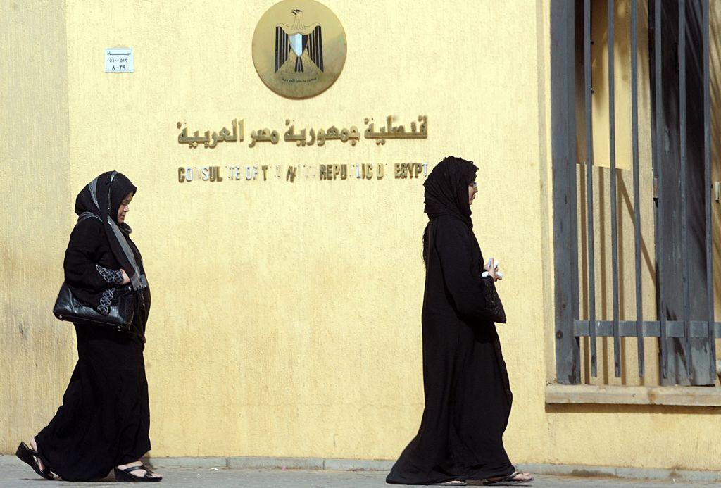 حظر عمل المصريات في مهن خدمية بالخارج بين "حماية الكرامة" و"خنق الفرص"