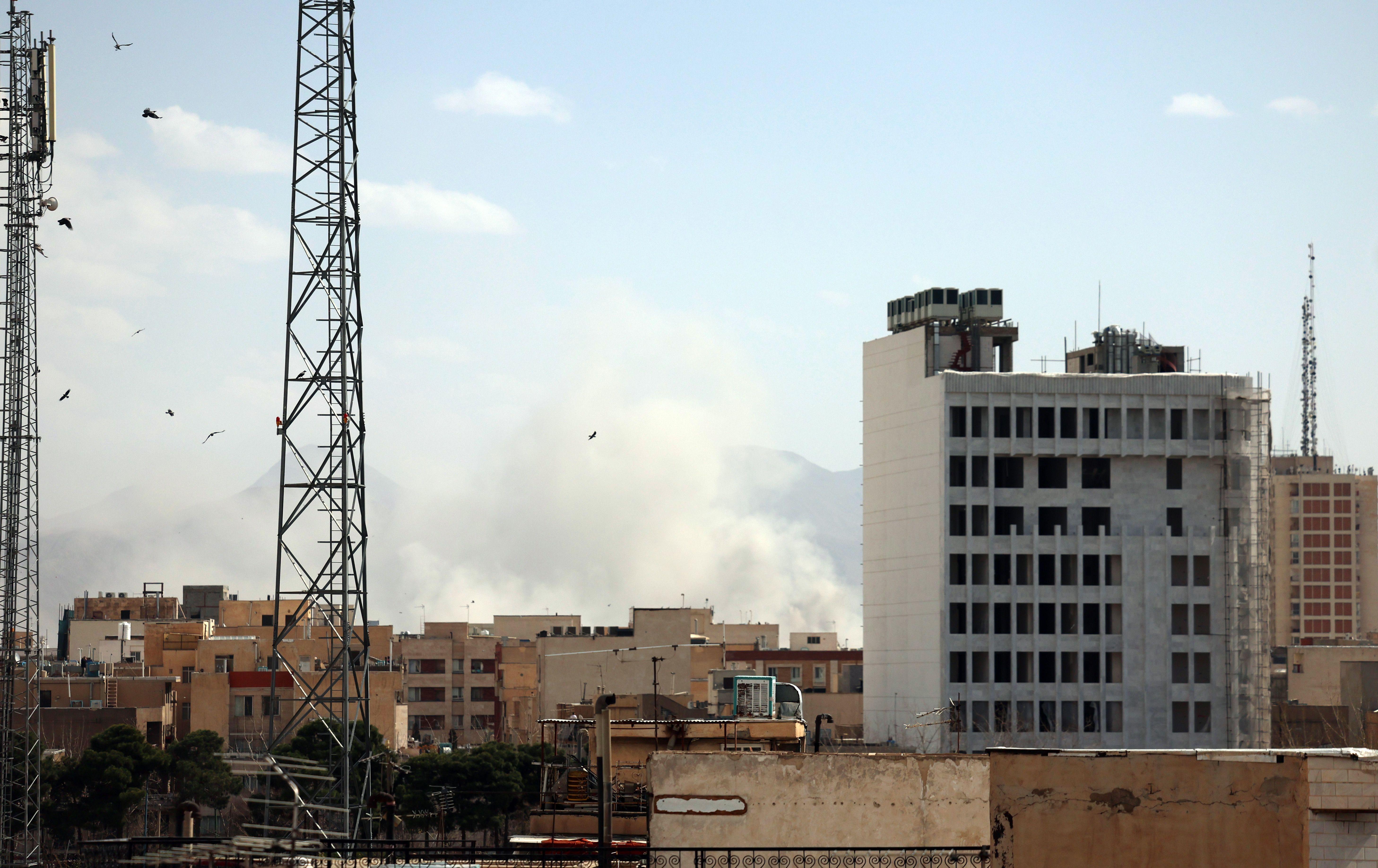 Dim se uzdiže posle napada u Teheranu