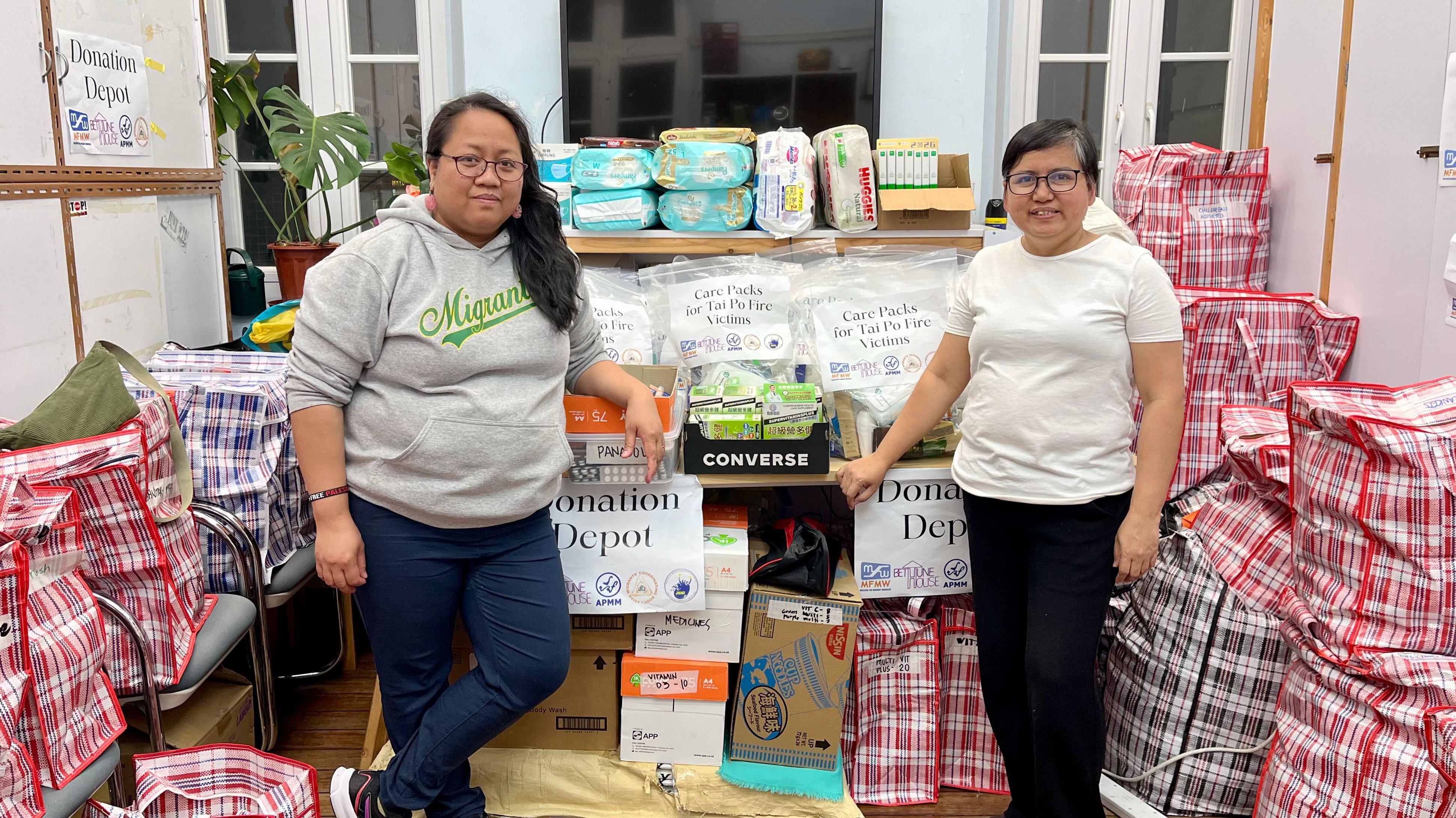 「白恩逢之家」項目經理珍妮特·皮洛廷（右，Janette Pilotin）和亞洲移居人士聯盟（AMCB）發言人希拉·特比亞（左，Shiela Tebia）