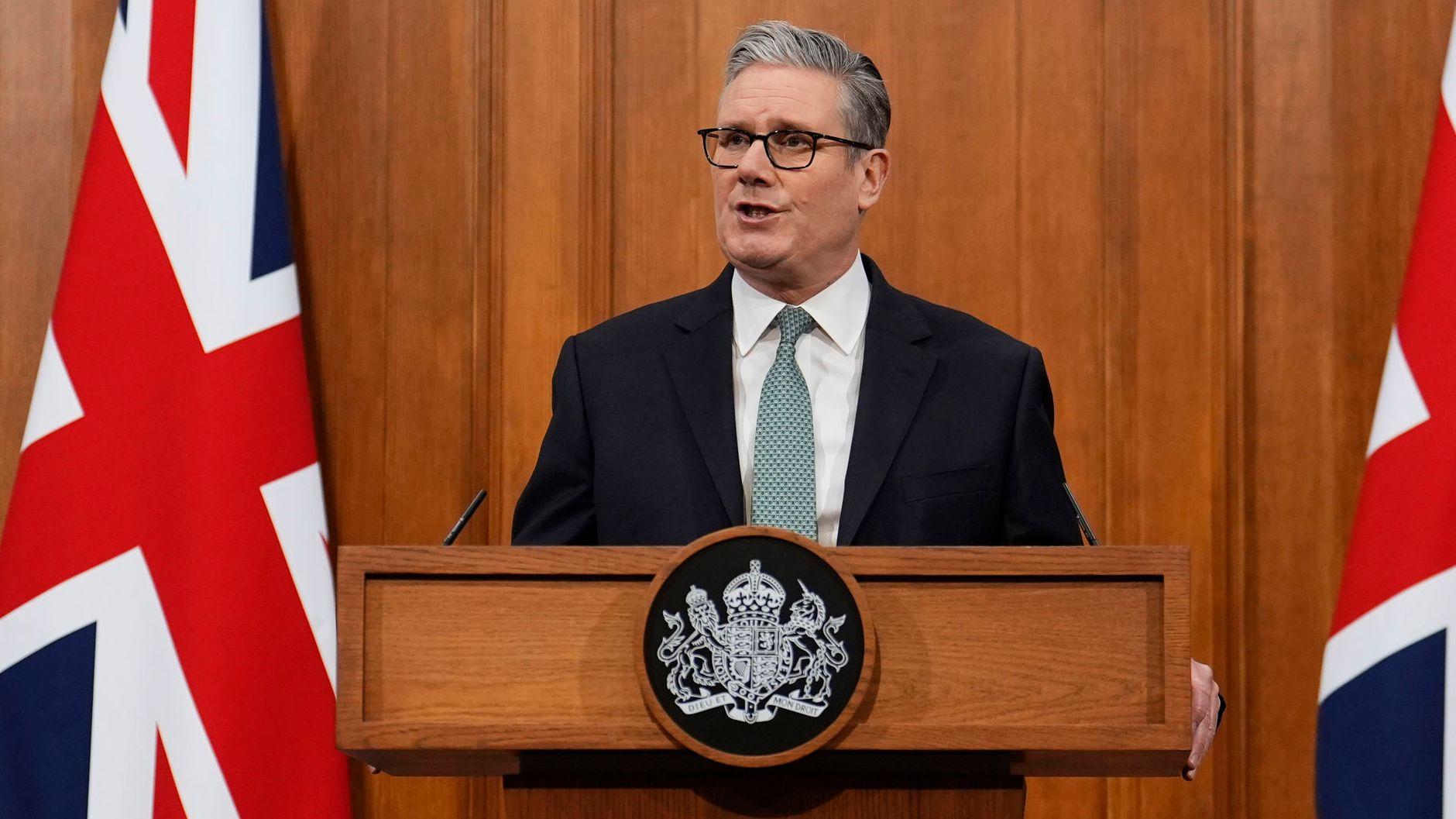 Trumps tariff threats completely wrong and Greenland should decide its own future, says Starmer