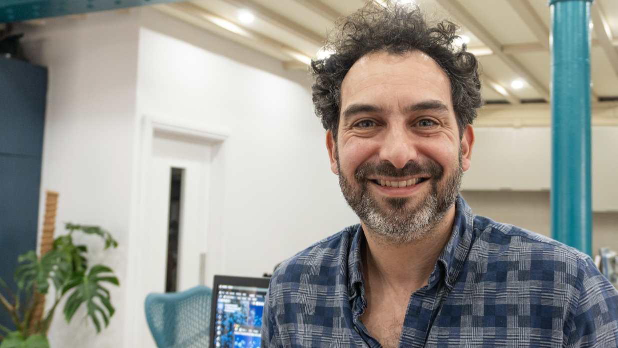 줄스 골드버그는 코골이 추적 앱을 개발했다