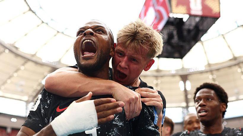 Larin prods co hosts Canada ahead against Qatar to send fans wild