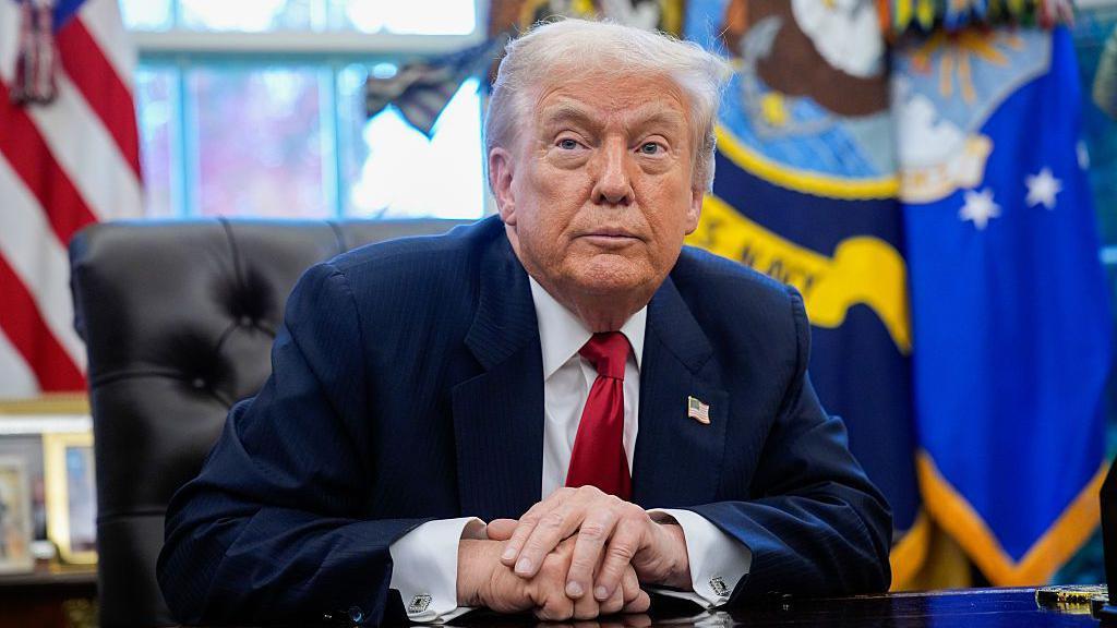 Donald Trump en el Despacho Oval durante una reunión en la Casa Blanca