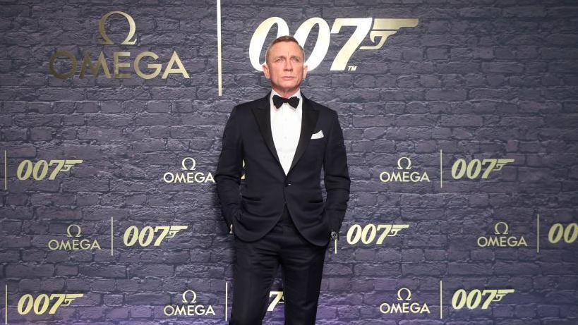 Daniel Craig