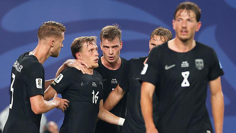 Norway lead Senegal as they close in on last 32 place