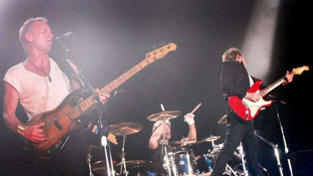 Sting sa gitarom na sceni