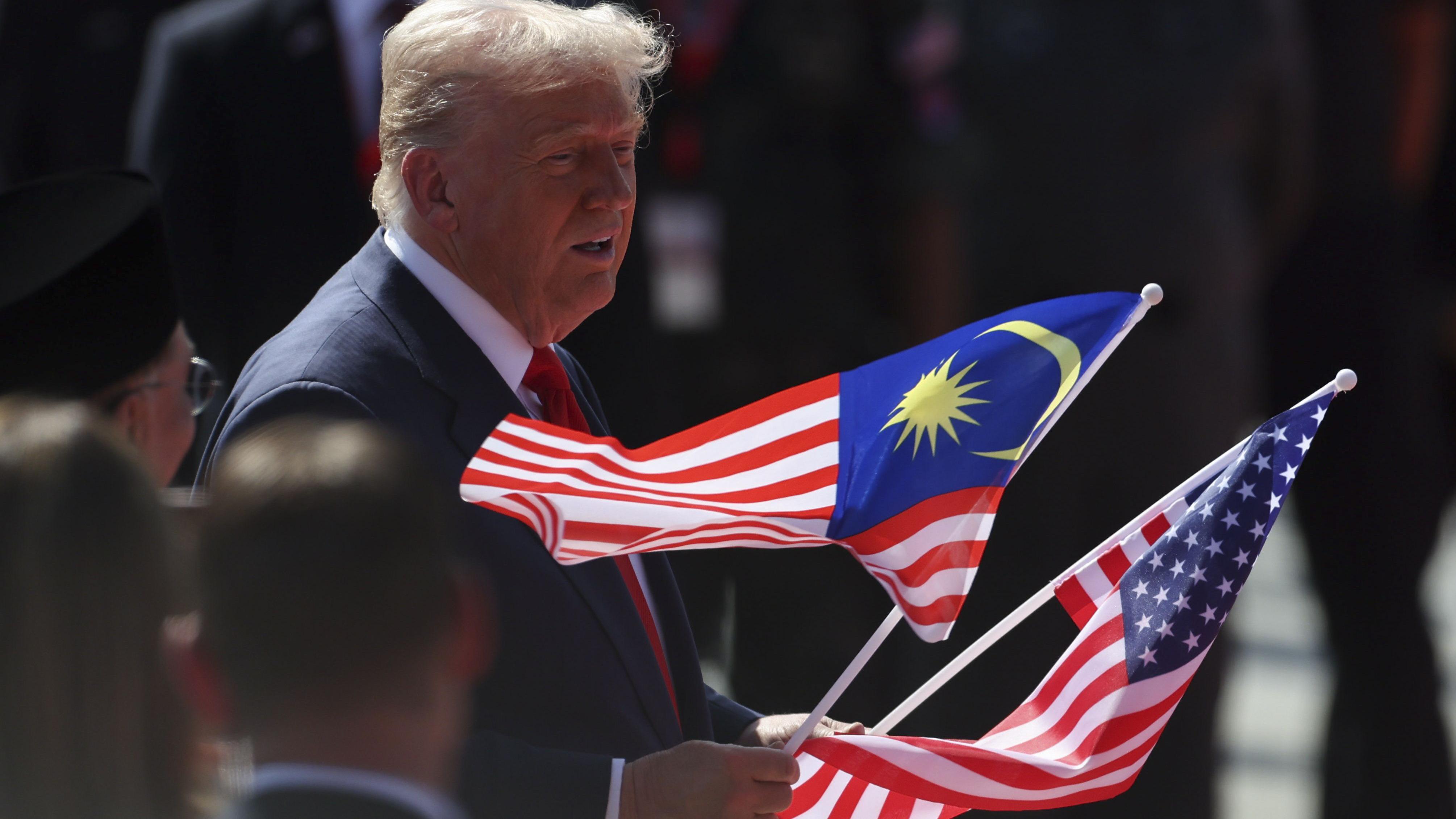 Trump chega na Malásia